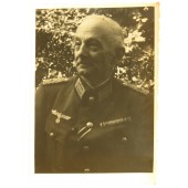 Panssarintorjuntarykmentti 102:n päällikkö, yliluutnantti Hofer.